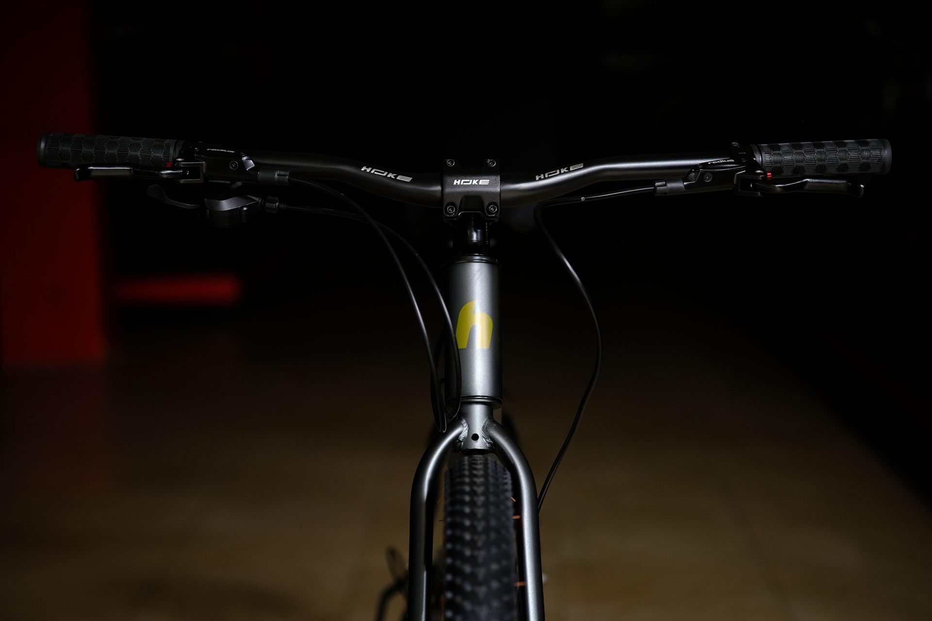 Вилка жесткая стальная HOKE ONE STUNT 26 матовый серый
